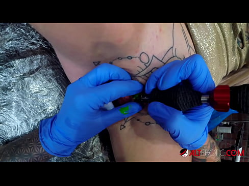 ❤️ An hottie thar a bheith tattooed Sully Savage fuair tattoo ar a clitoris ❤️ Porn ardchaighdeáin ag ga.teencumpot.ru ❌️❤